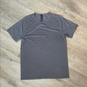 Lululemon Athletica Gray Short Sleeve Tee men’s size small